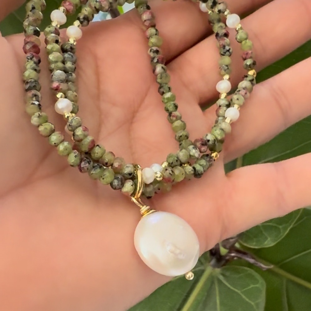 Beautiful Bracelet - Picture 3 of 3